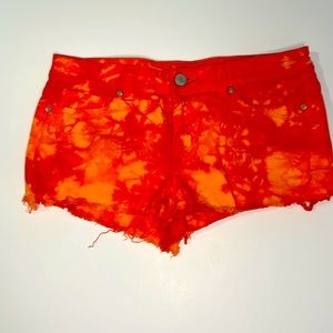 NEW Dittos jean shorts size 29, orange batik tie dye look